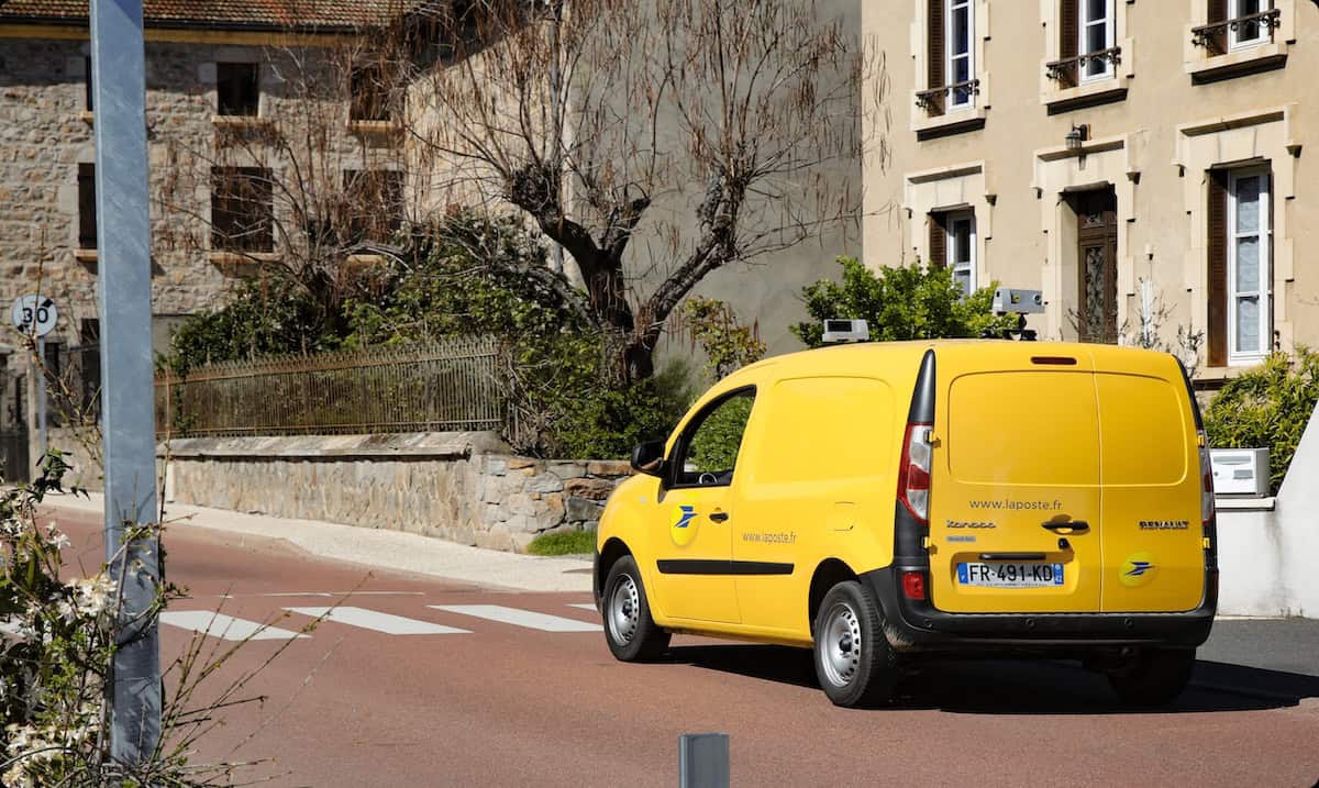 Camionnette de La Poste