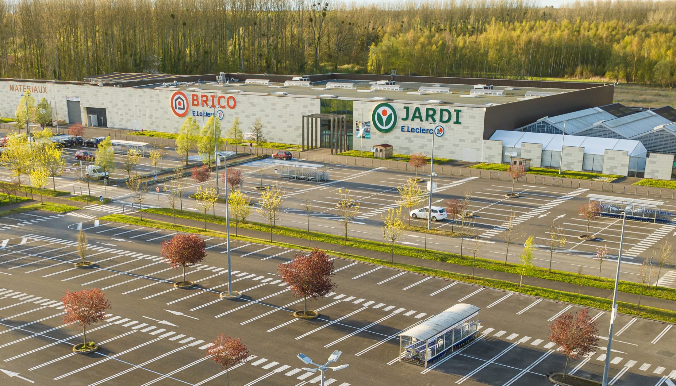 magasin de bricolage et jardinage